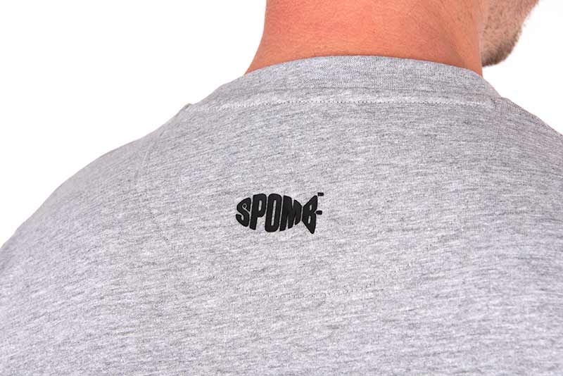 dcl019_024_spomb_grey_t_shirt_back_logo_detailjpg